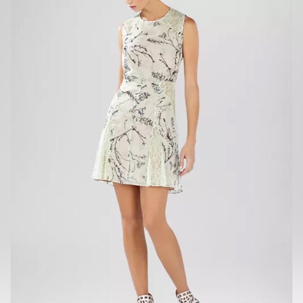 BCBGMaxAzria BCBG Gwenyth Lace Mini Dress Sz 08
